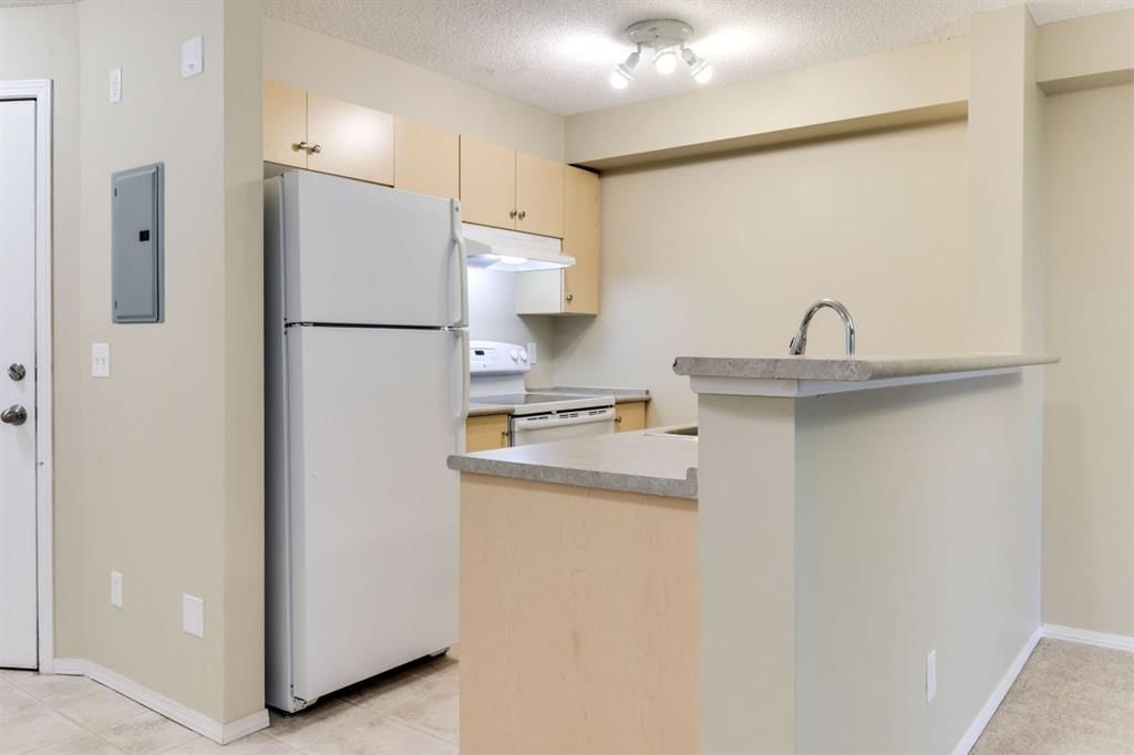 1323, 8 Bridlecrest Drive SW, Calgary — photo 4 of 14