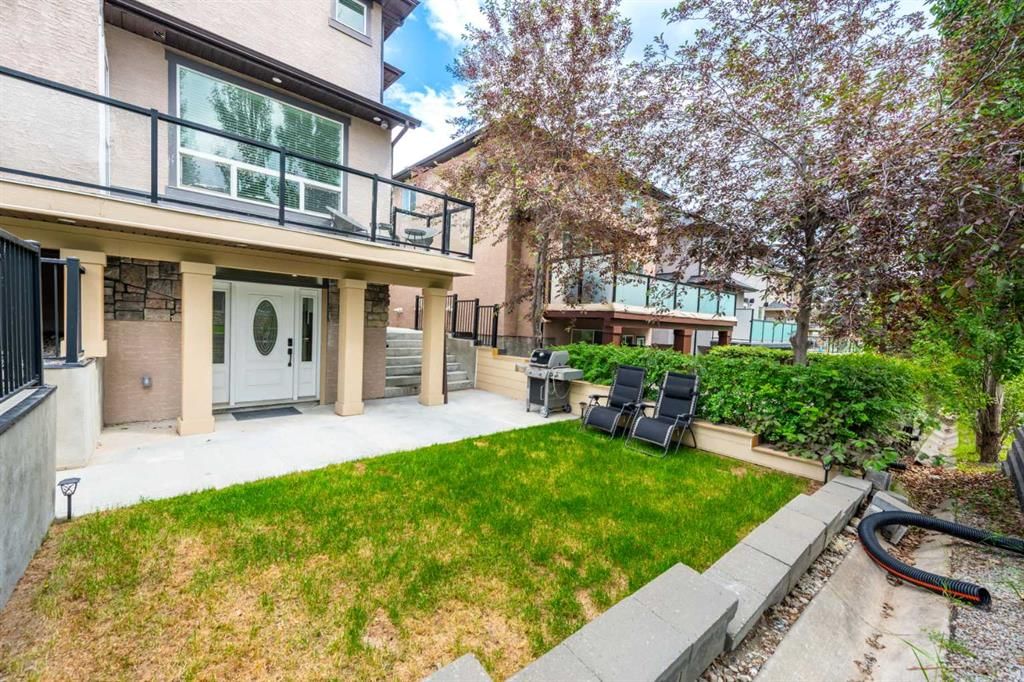 35 Aspen Stone Way SW, Calgary — photo 4 of 50