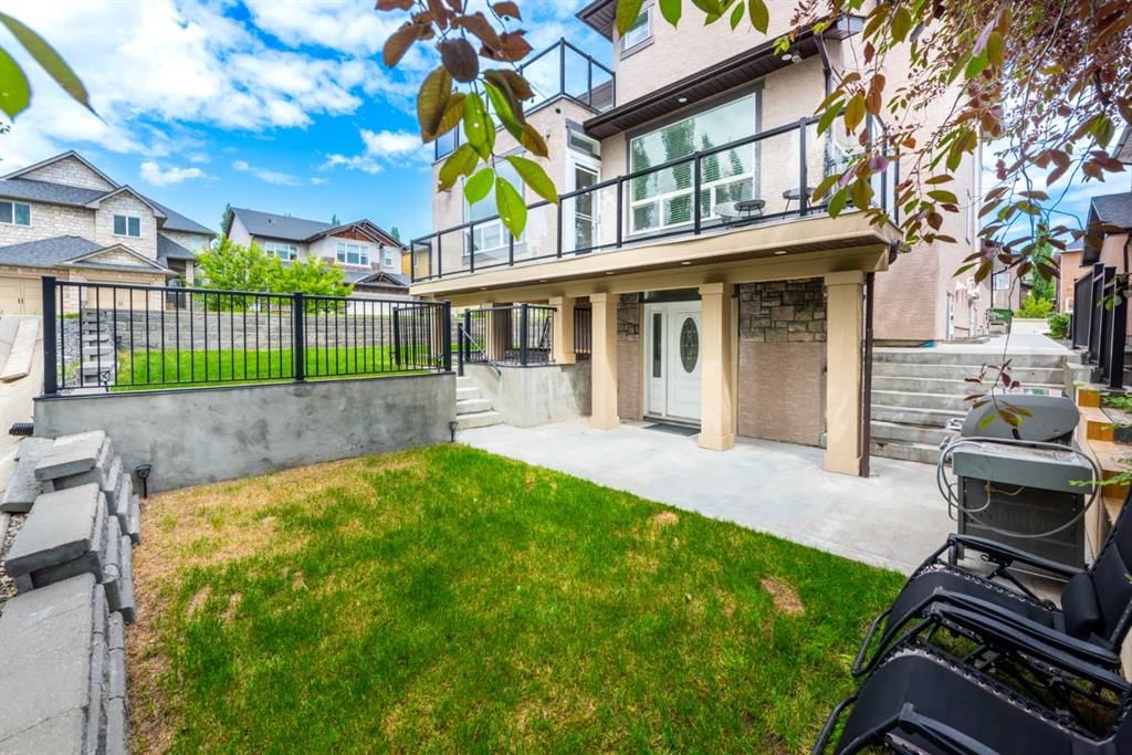 35 Aspen Stone Way SW, Calgary — photo 5 of 50