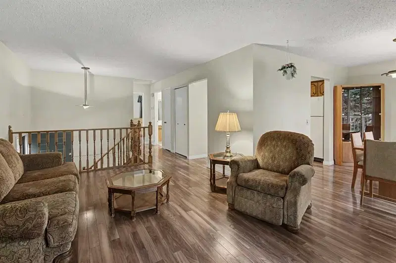 232 Sandstone Place NW, Calgary — photo 5 of 33