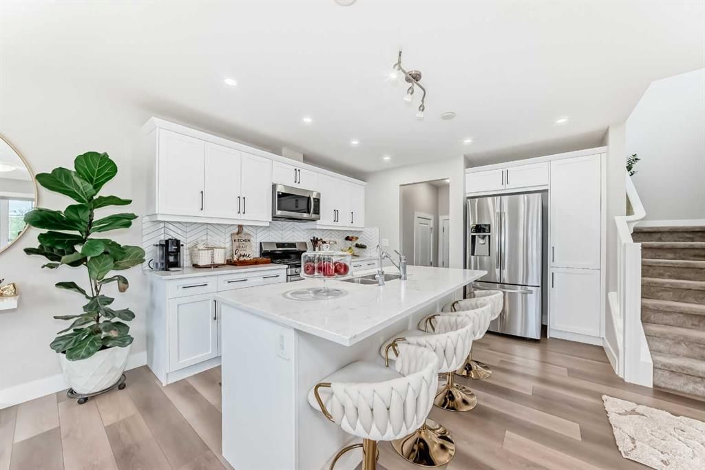 8 Yorkville Link SW, Calgary — photo 3 of 22