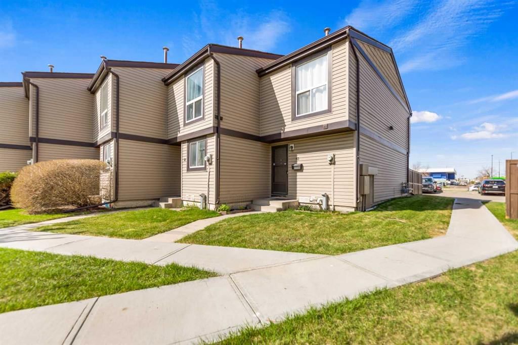 53, 3029 Rundleson Road NE, Calgary — main listing photo