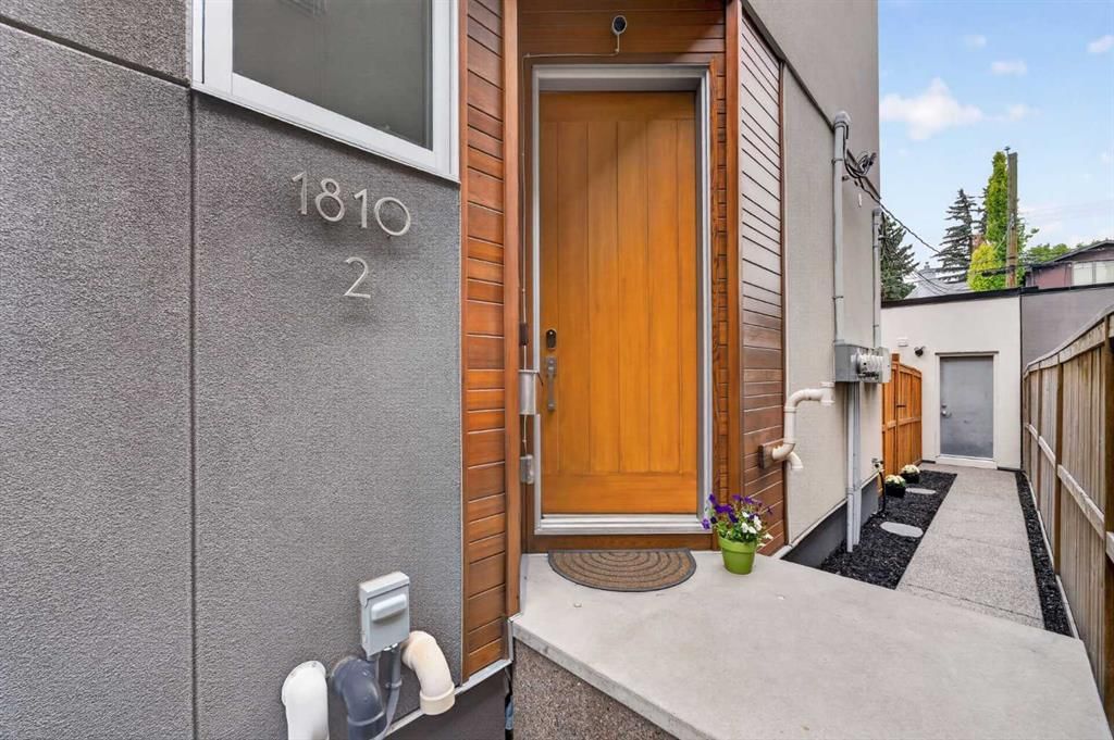 2, 1810 Kensington Road NW, Calgary — photo 3 of 44