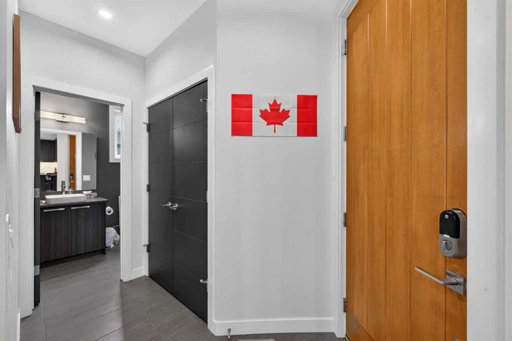 2, 1810 Kensington Road NW, Calgary — photo 4 of 44