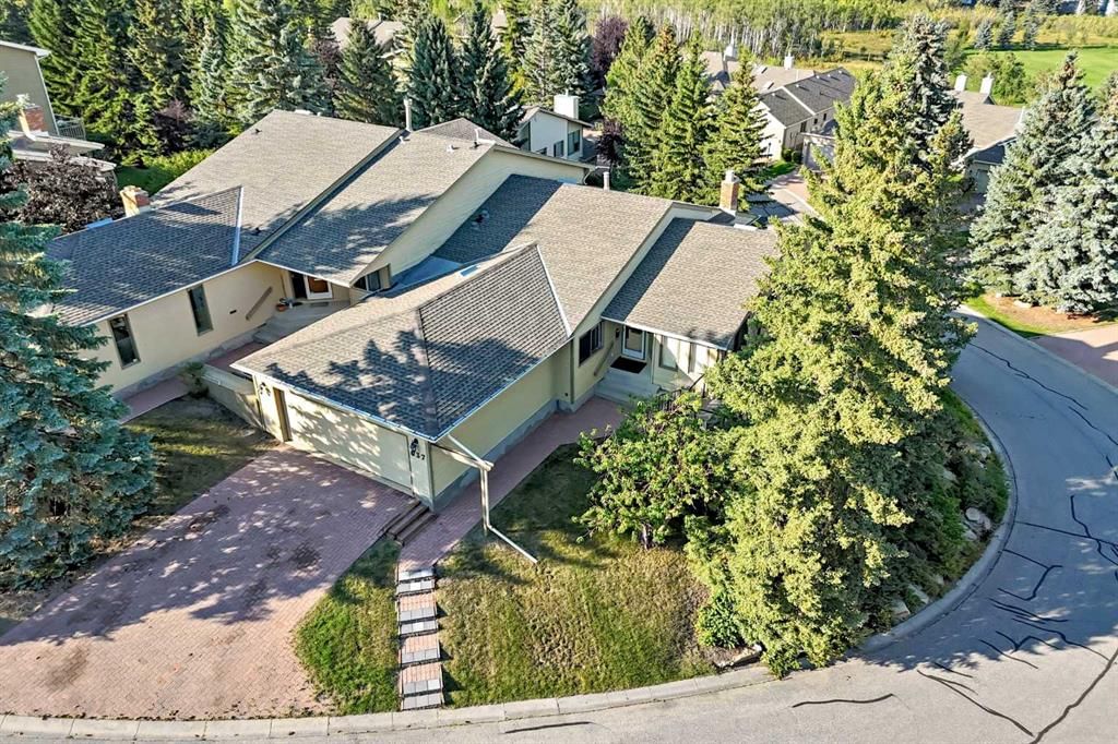 637 Stratton Terrace SW, Calgary — photo 3 of 40