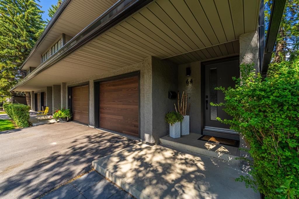64 Point Drive NW, Calgary — photo 2 of 36