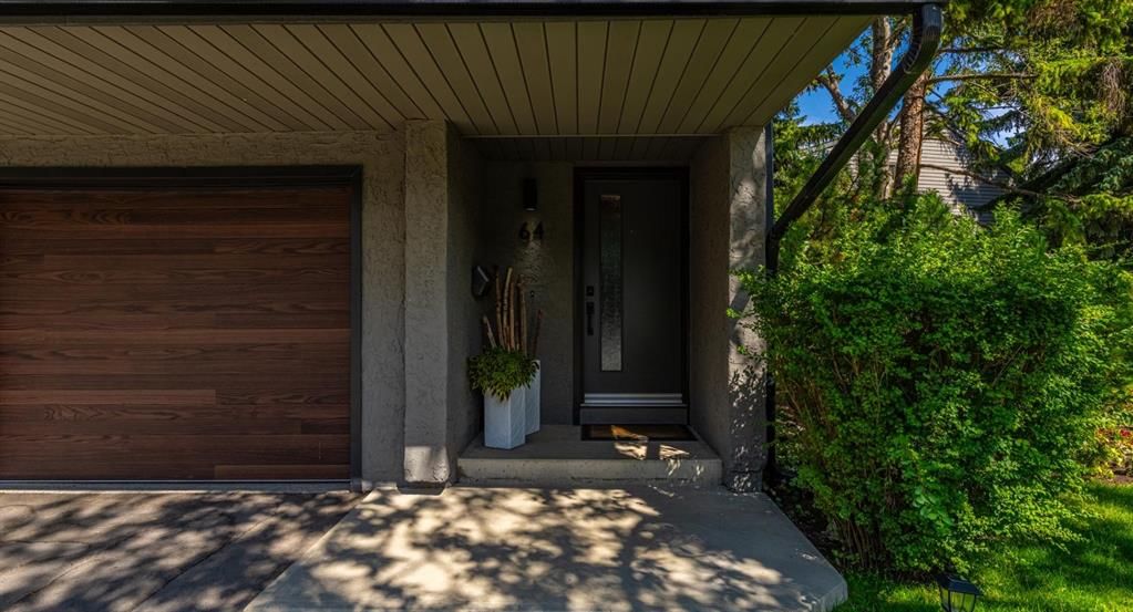 64 Point Drive NW, Calgary — photo 3 of 36