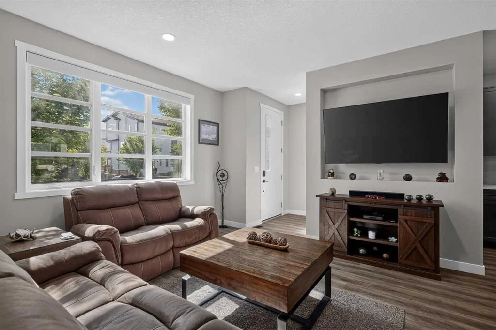851 Walgrove Boulevard SE, Calgary — photo 5 of 31