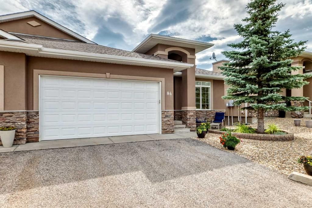 84 River Heights View, Cochrane — photo 2 of 29