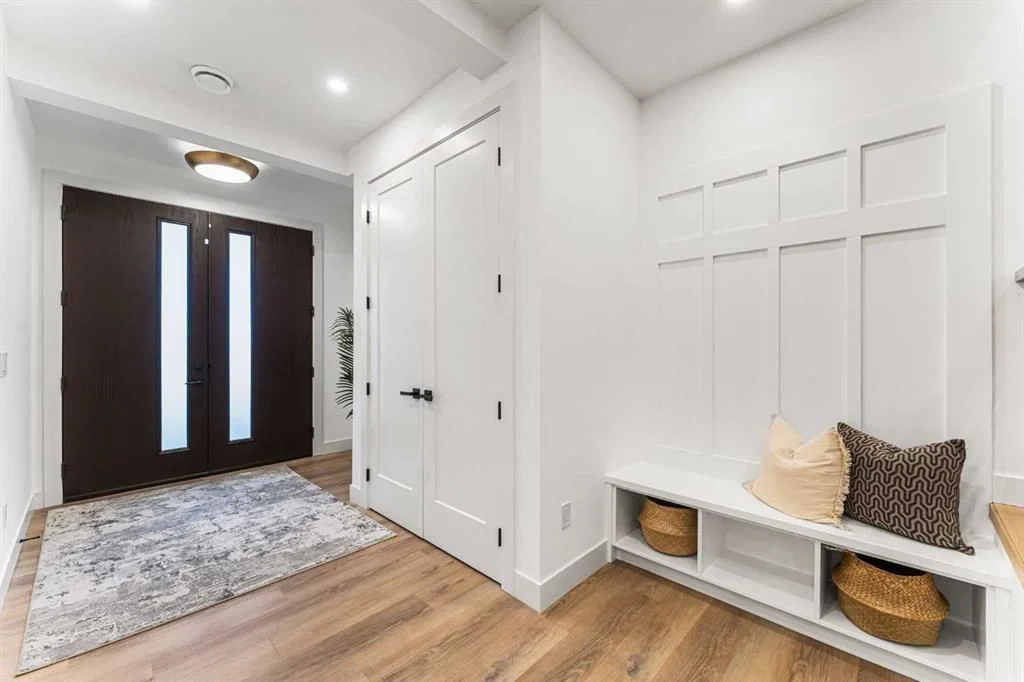 407 Patterson Boulevard SW, Calgary — photo 2 of 50