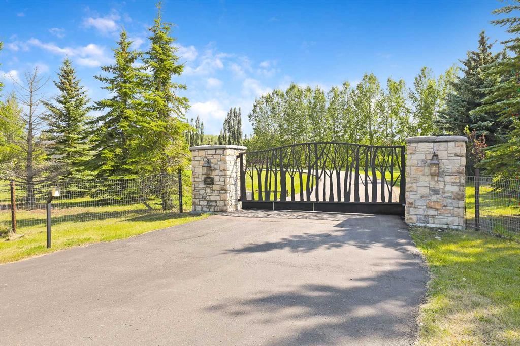 31127 Woodland Way, Rural Rocky View County — photo 2 of 50