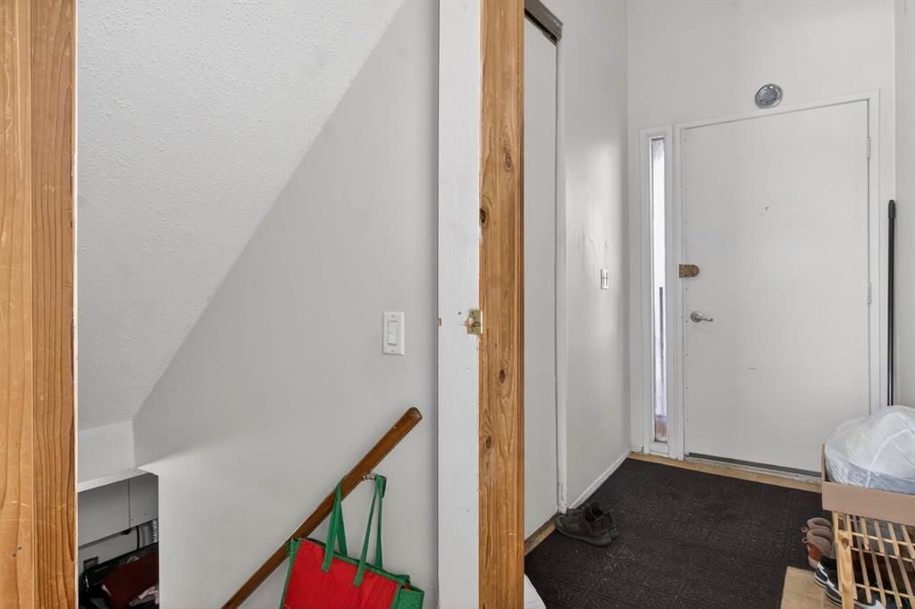 31 Templeby Way NE, Calgary — photo 3 of 35