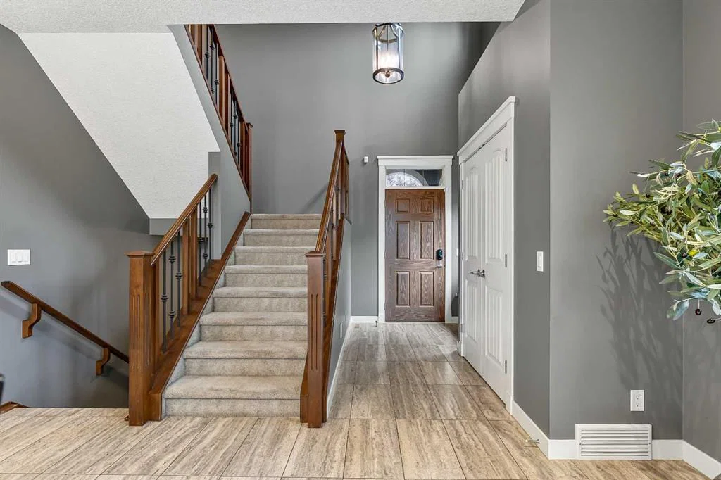 111 CRANARCH Circle SE, Calgary — photo 3 of 48