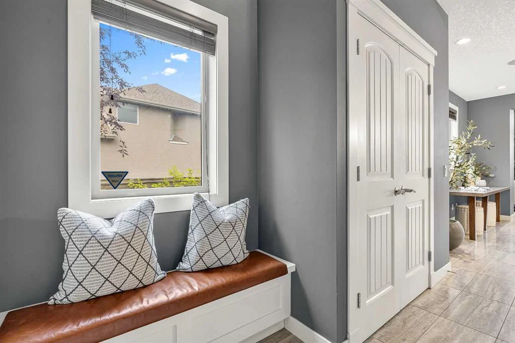 111 CRANARCH Circle SE, Calgary — photo 4 of 48