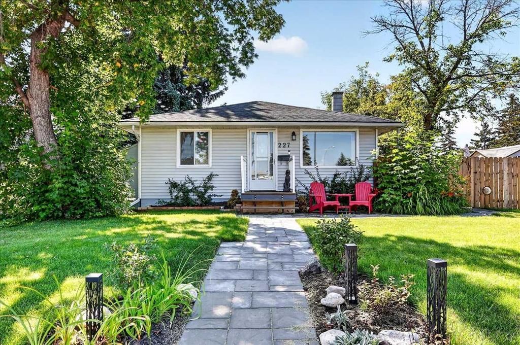 227 Lynnwood Drive SE, Calgary — main listing photo
