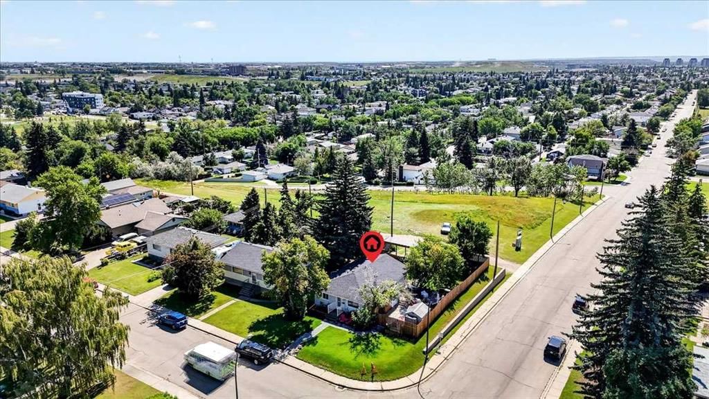 227 Lynnwood Drive SE, Calgary — photo 2 of 34