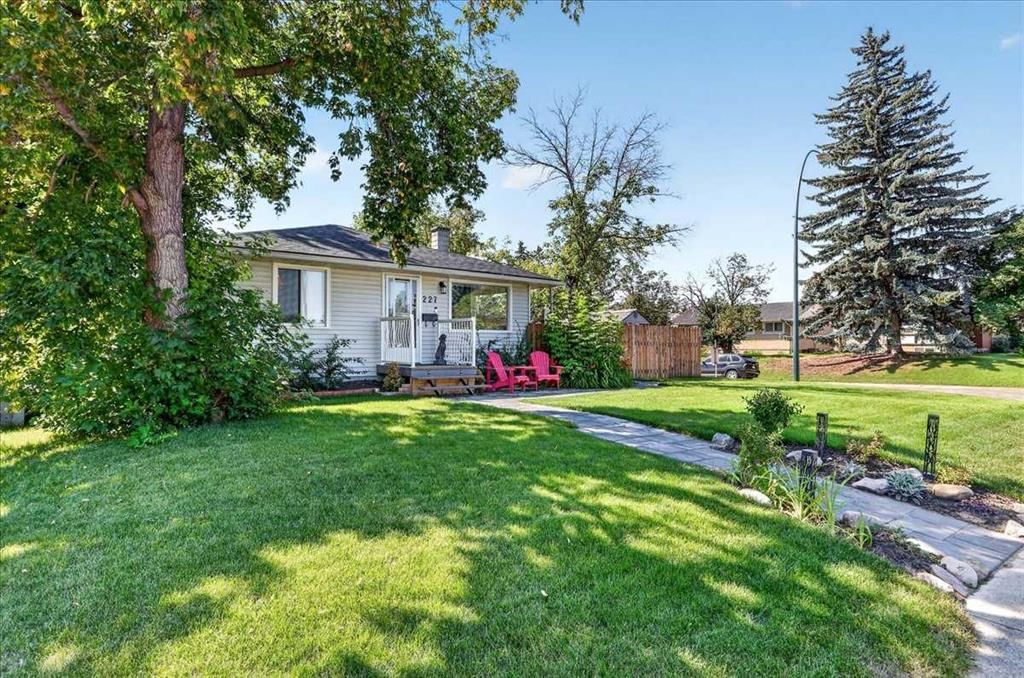 227 Lynnwood Drive SE, Calgary — photo 3 of 34