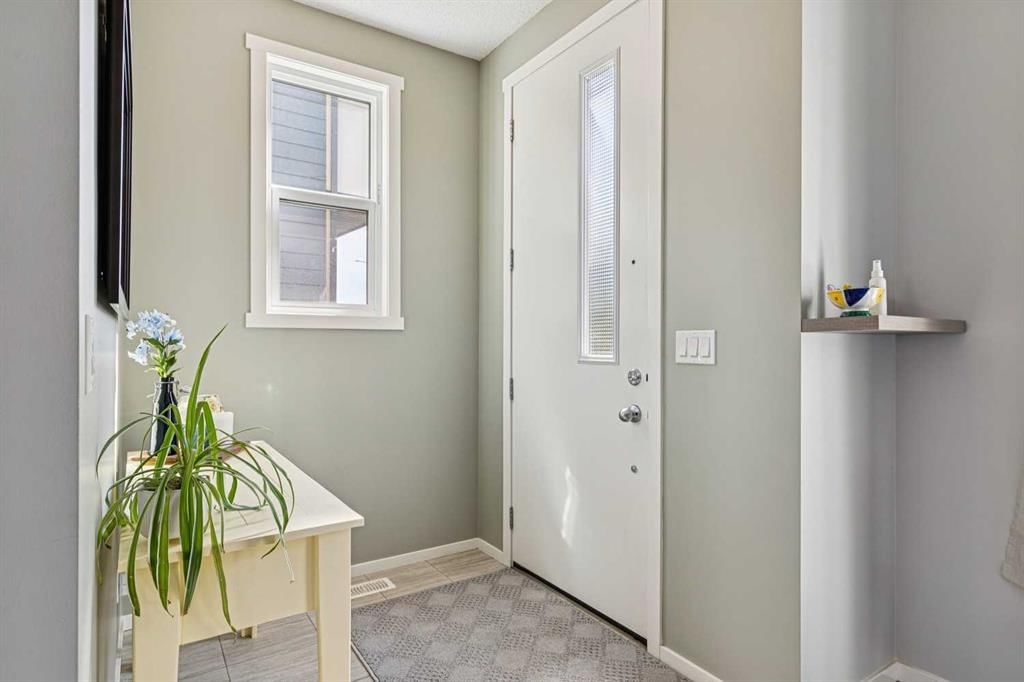 1301 Walden Drive SE, Calgary — photo 2 of 35
