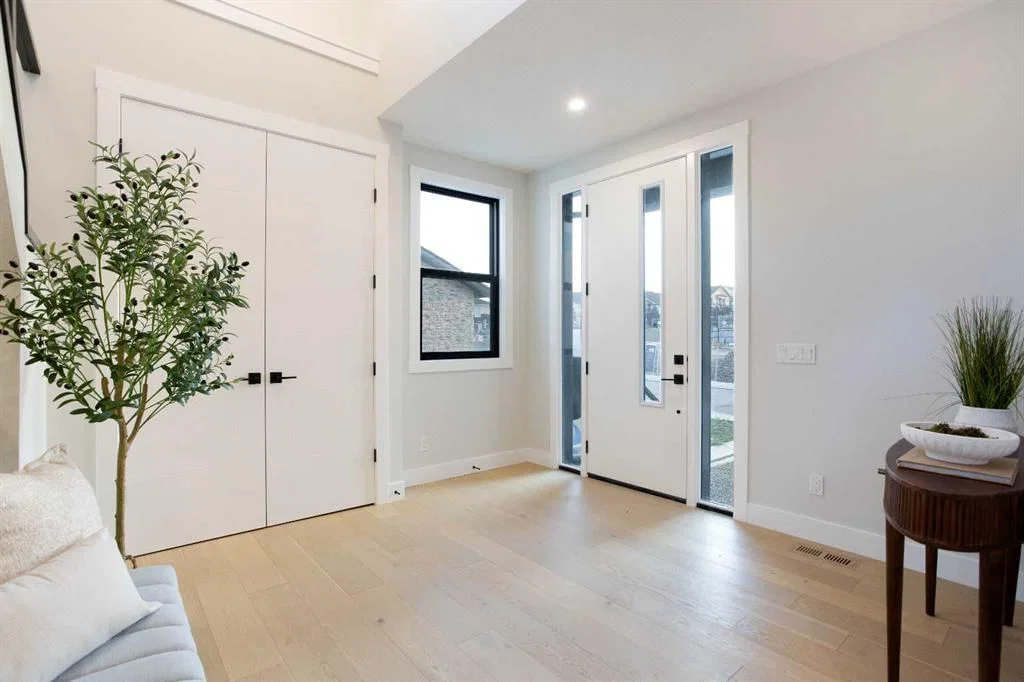 32 Spring Creek Point SW, Calgary — photo 4 of 50
