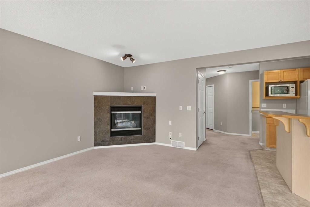 170 Tusslewood Drive NW, Calgary — photo 4 of 28