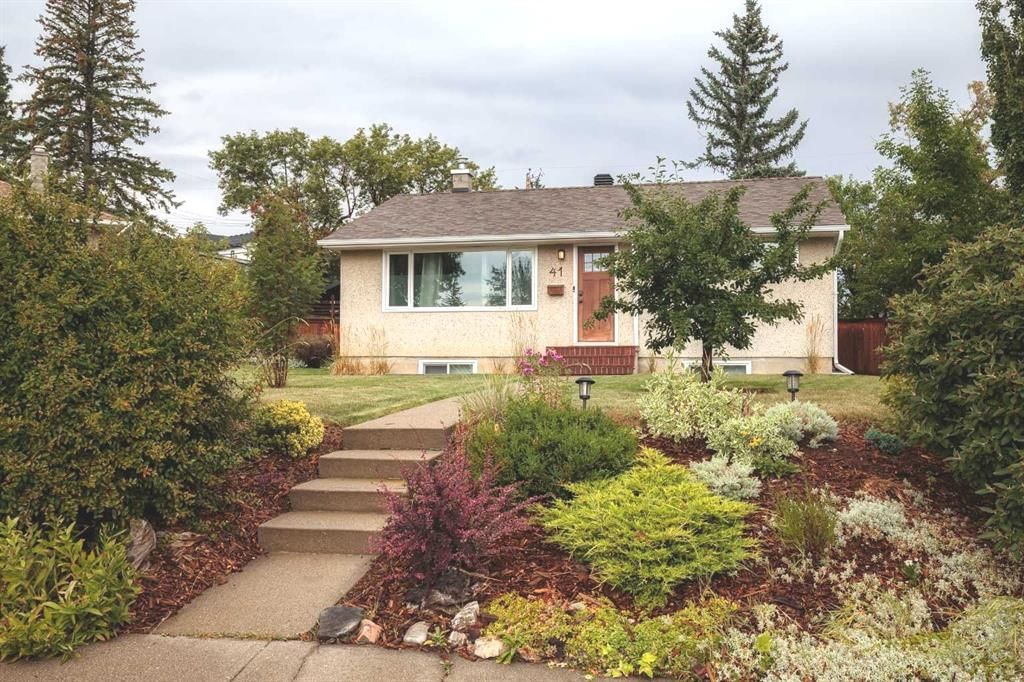 41 Northmount Crescent NW, Calgary — main listing photo