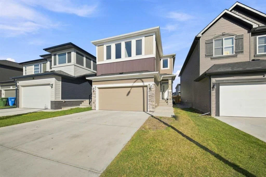 12 Corner Glen Row NE, Calgary — photo 3 of 50