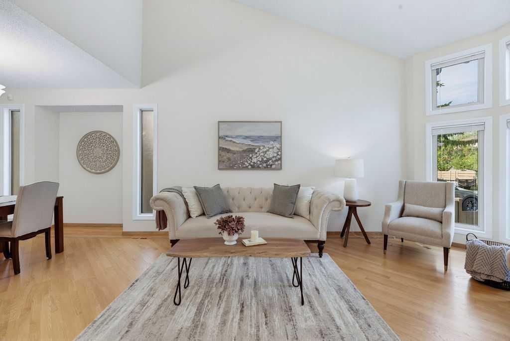 23 Hawksbrow Road NW, Calgary — photo 3 of 49