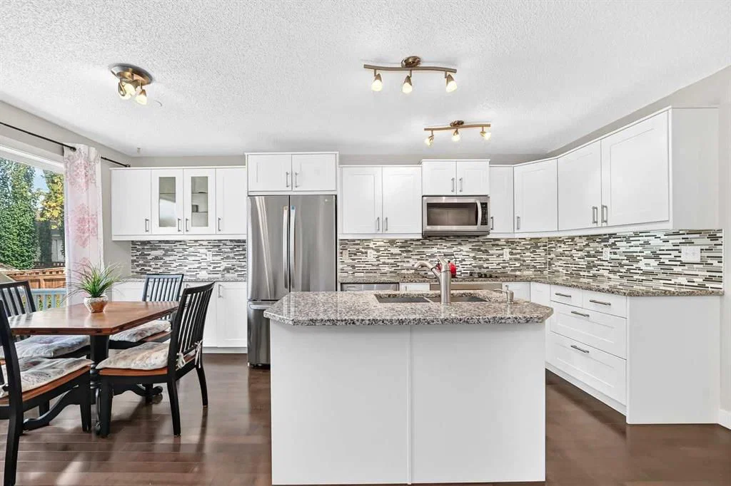 14 Douglasview Circle SE, Calgary — photo 4 of 50