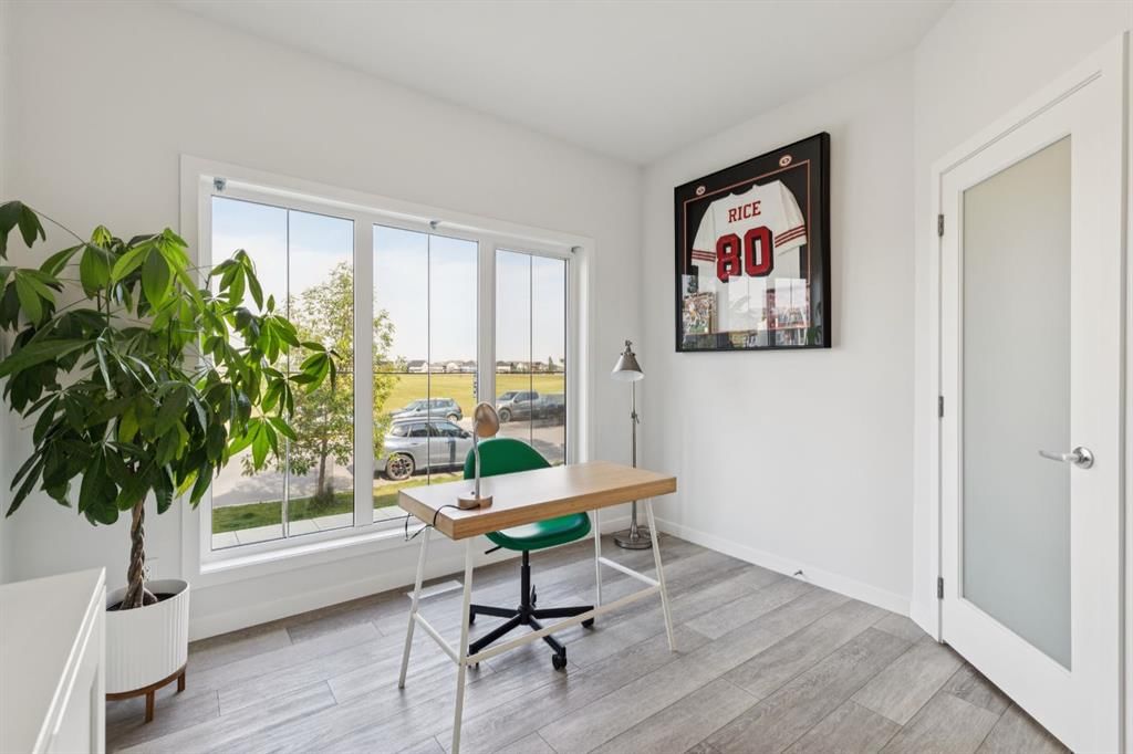 79 Masters Road SE, Calgary — photo 4 of 50