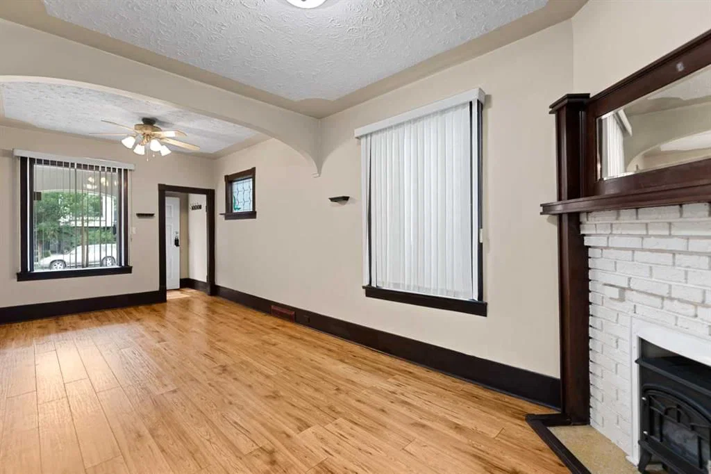616 17 Avenue NW, Calgary — photo 4 of 17