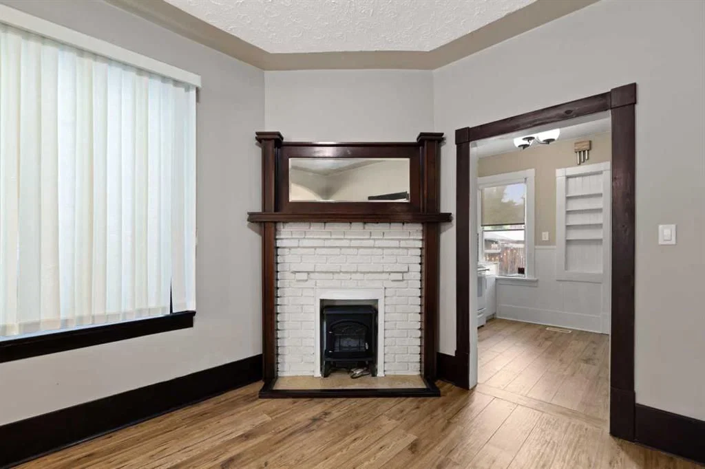 616 17 Avenue NW, Calgary — photo 5 of 17