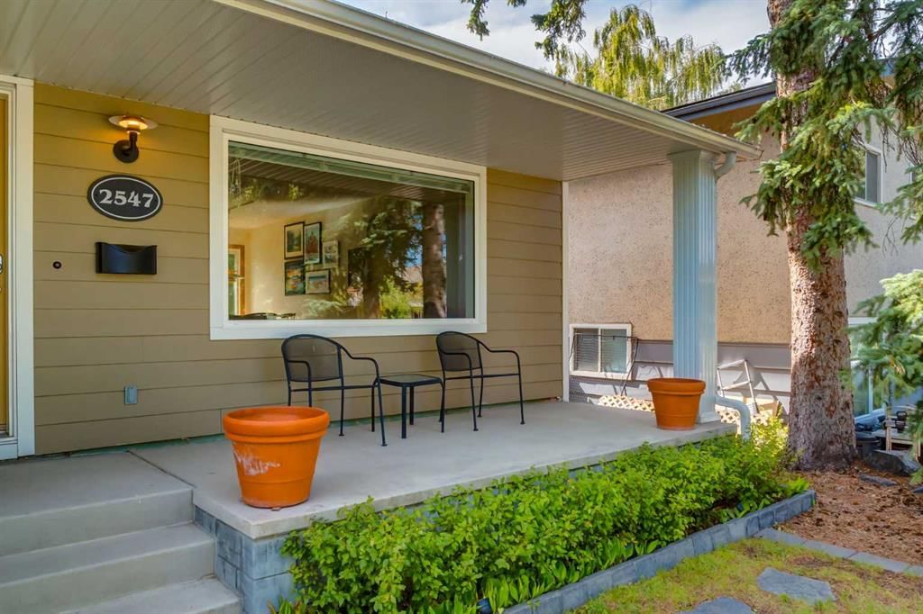 2547 Chicoutimi Drive NW, Calgary — photo 2 of 45