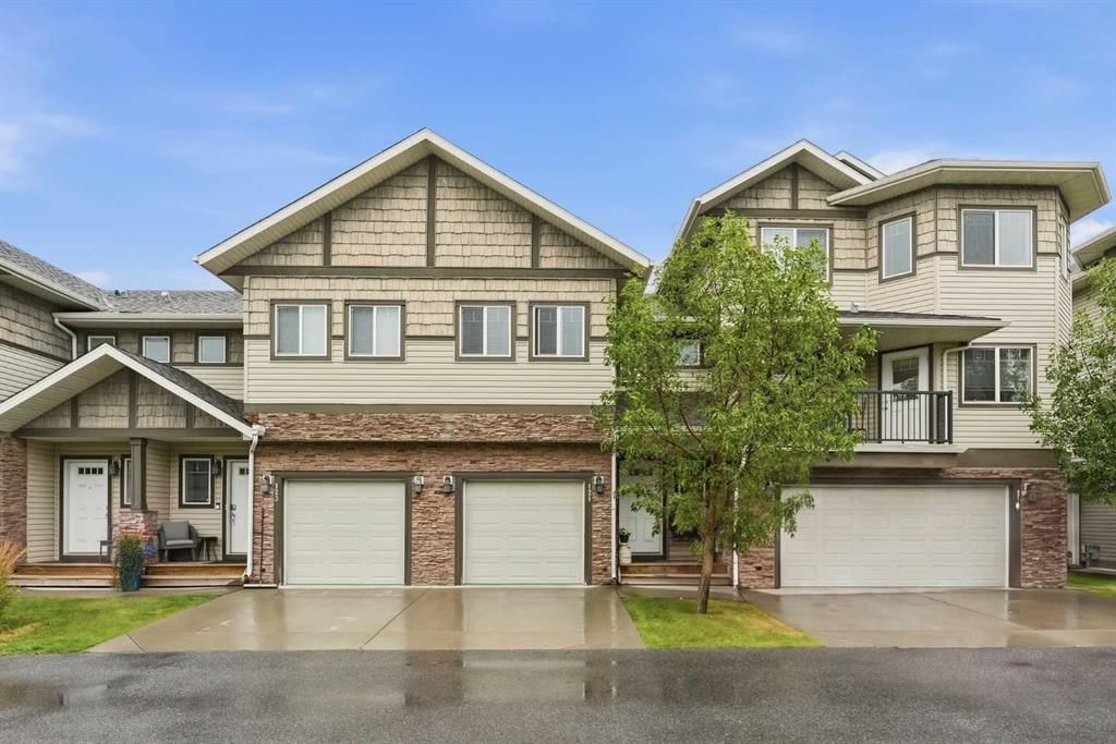 121, 308 11 Avenue NW, High River — main listing photo