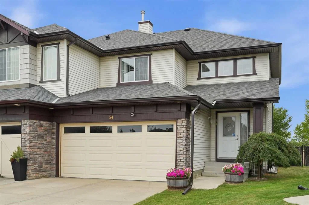 54 Cougar Ridge Bay SW, Calgary — main listing photo