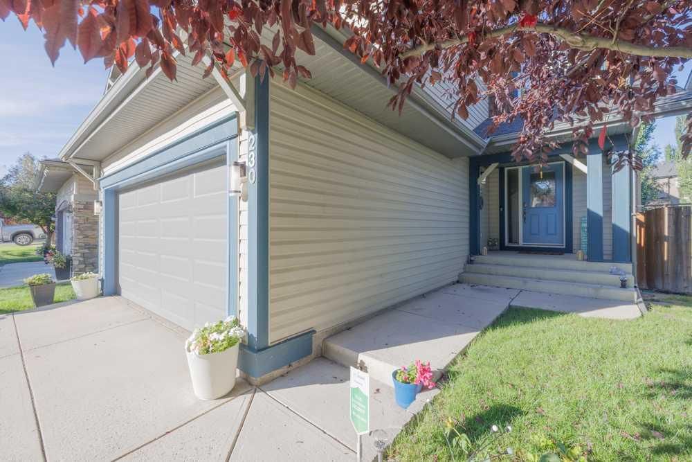 230 Auburn Bay Boulevard SE, Calgary — photo 4 of 37