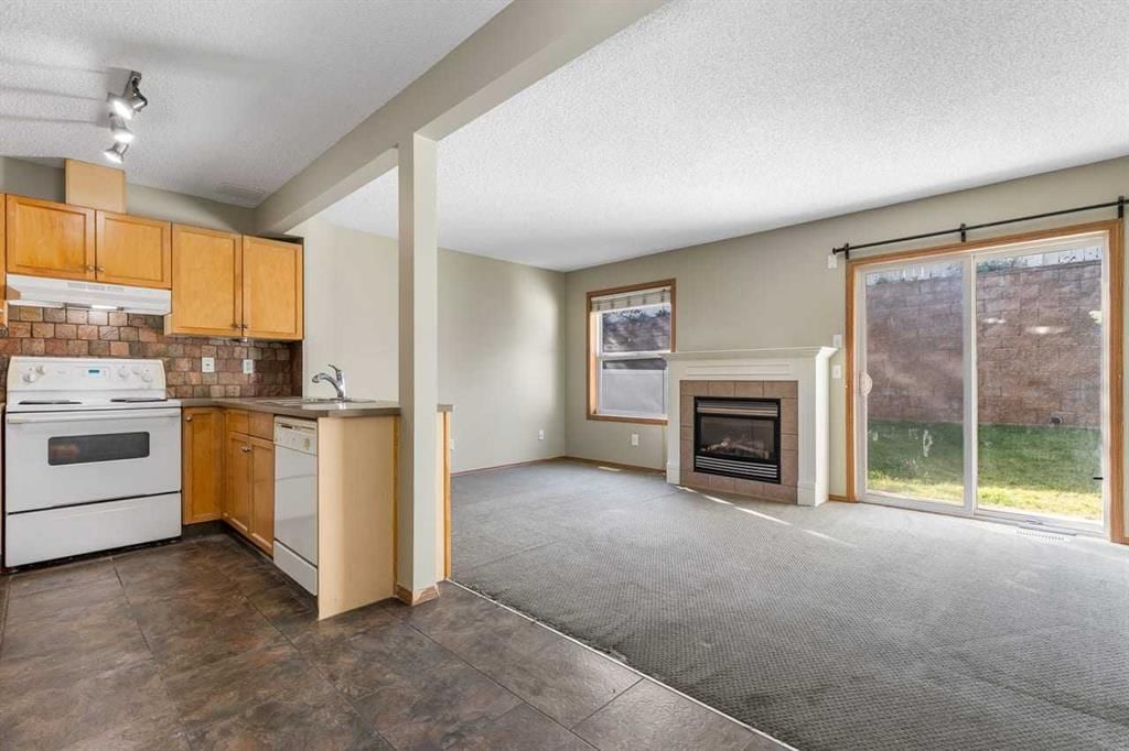51 Eversyde Court SW, Calgary — photo 3 of 28