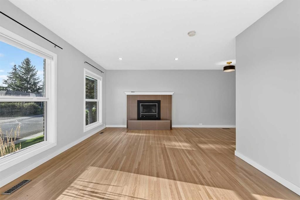 803 Canford Crescent SW, Calgary — photo 4 of 44