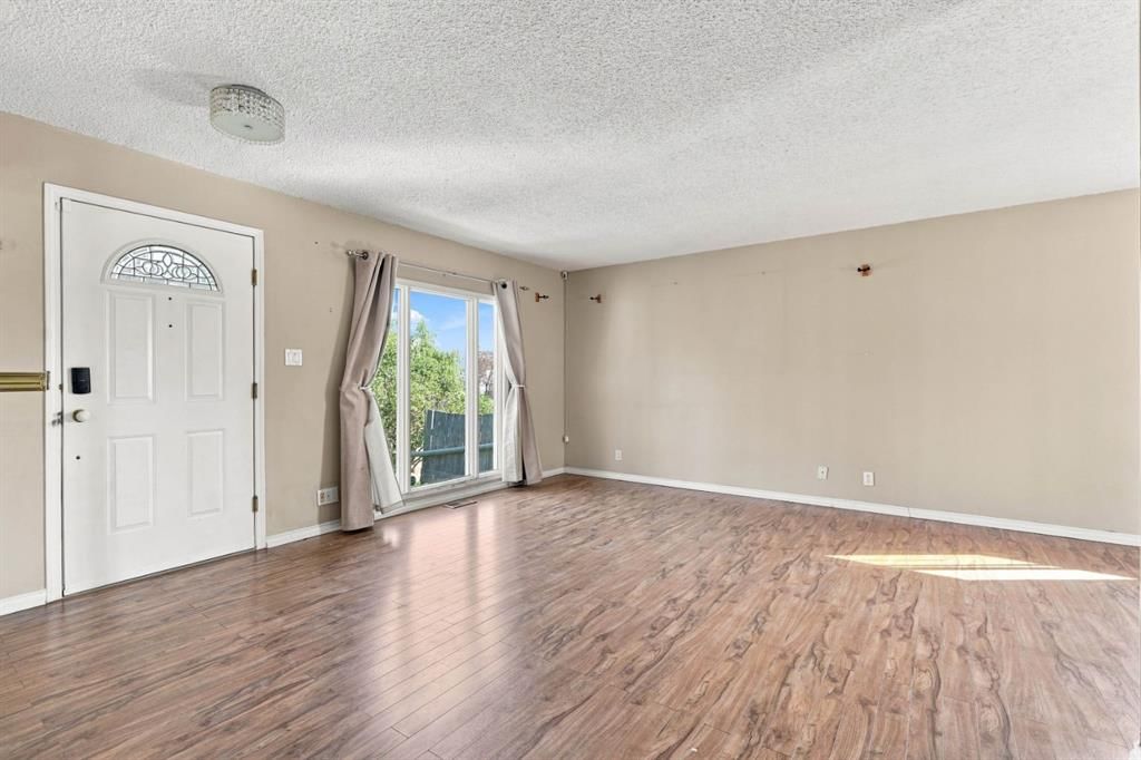 619 101 Avenue SW, Calgary — photo 3 of 29