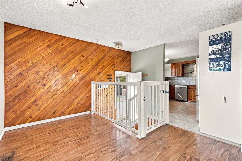 619 101 Avenue SW, Calgary — photo 5 of 29