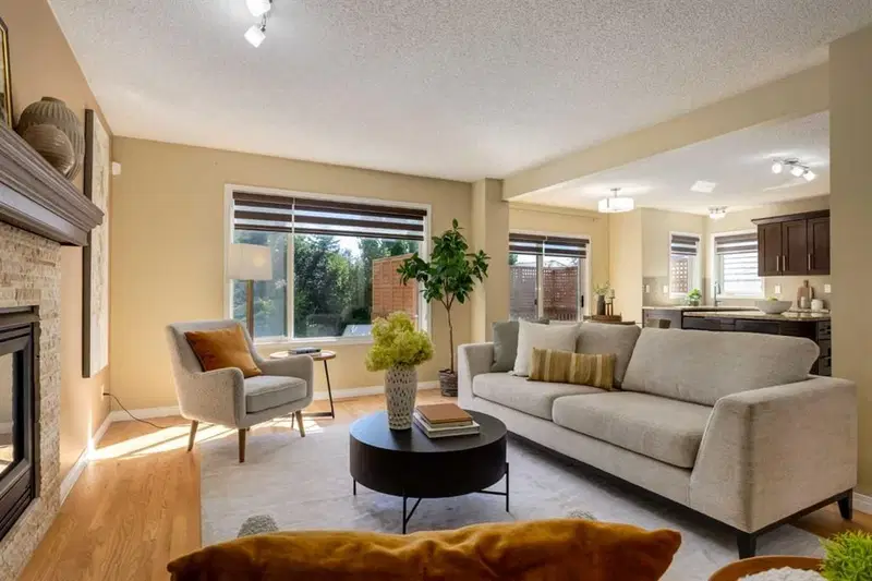 38 Spring Crescent SW, Calgary — photo 4 of 50
