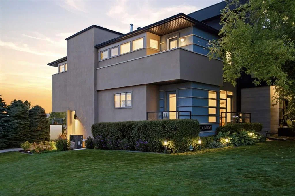 1131 Colgrove Avenue NE, Calgary — main listing photo
