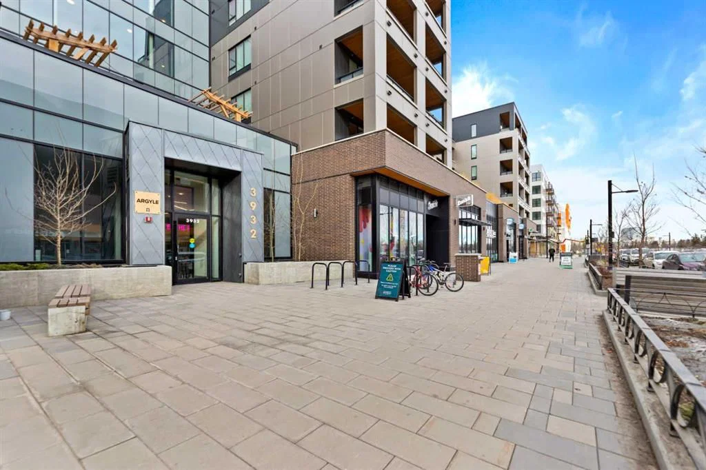 310, 3932 University Avenue NW, Calgary — photo 2 of 28