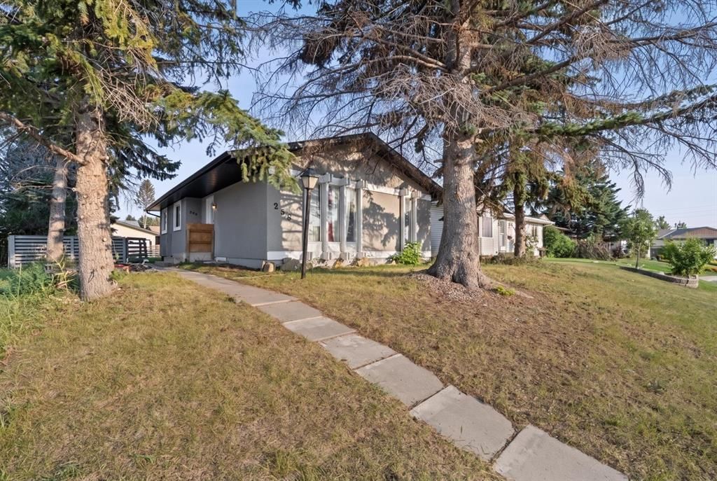 259 Manora Crescent NE, Calgary — main listing photo