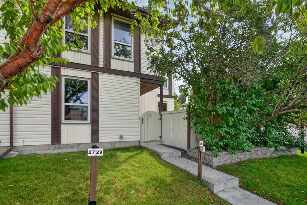 33, 3200 60 Street NE, Calgary — photo 2 of 44