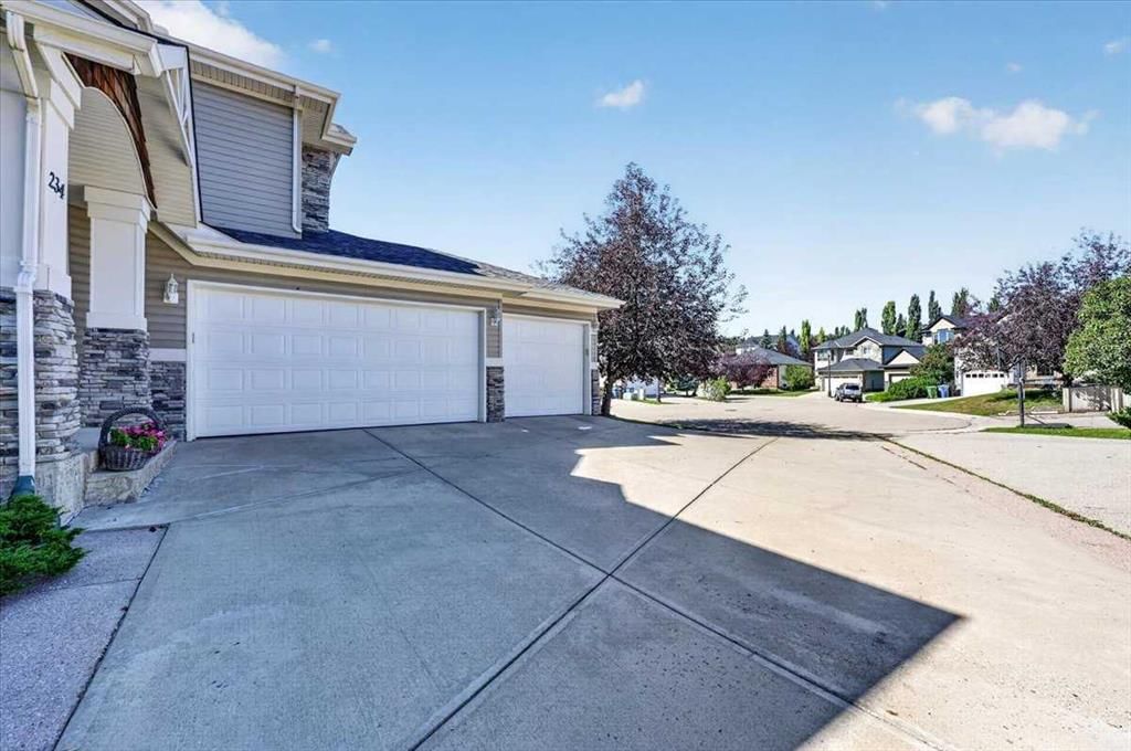 234 Elmont Bay SW, Calgary — photo 3 of 42