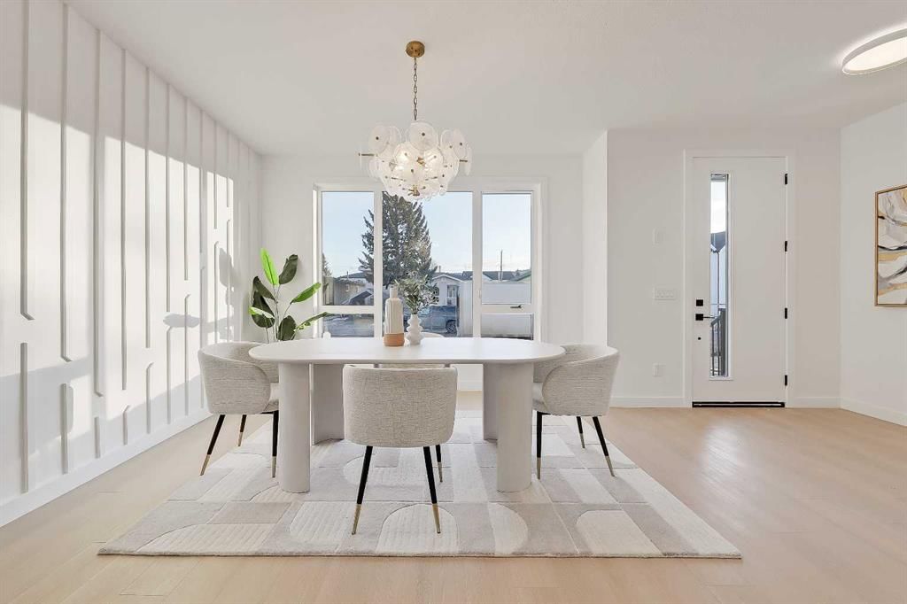 8134 47 Avenue NW, Calgary — photo 4 of 48
