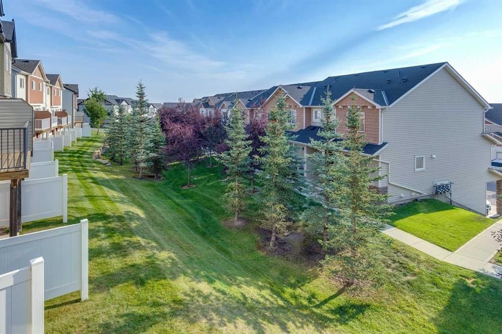 123 Pantego Lane NW, Calgary — photo 3 of 38