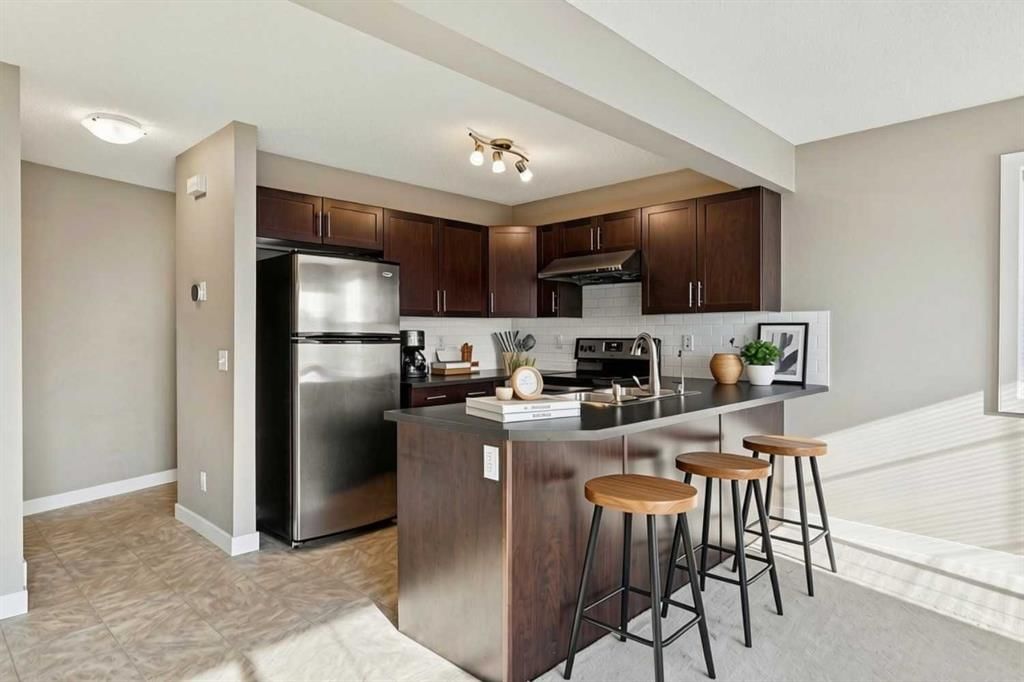 123 Pantego Lane NW, Calgary — photo 5 of 38