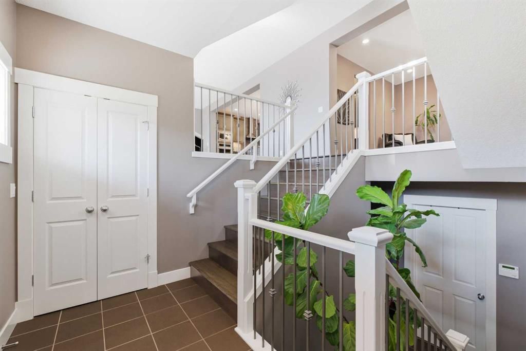 191 Springbluff Heights SW, Calgary — photo 4 of 50