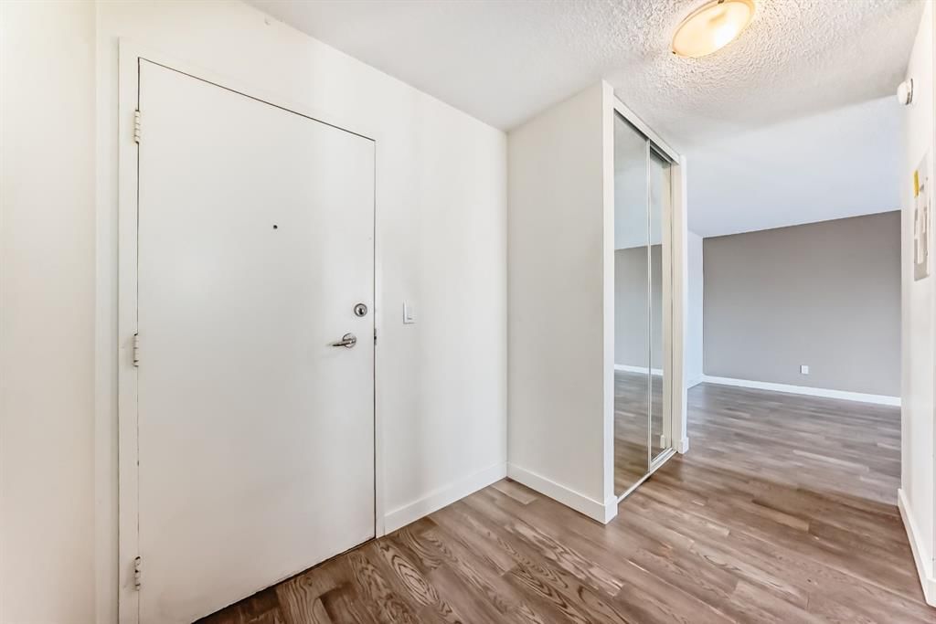 302, 4455A Greenview Drive NE, Calgary — photo 4 of 39